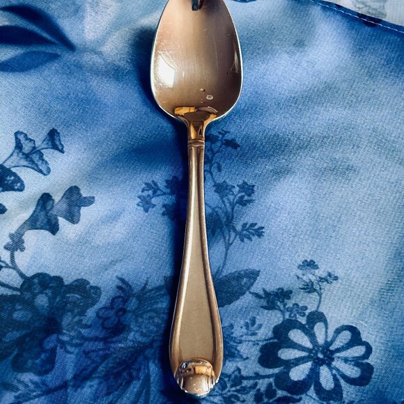 Oneida Satin Garnet TeaSpoon Quality 18/10 Stainless - Picture 1 of 5